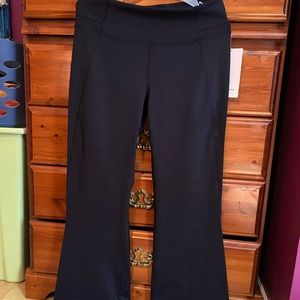 NWT Lululemon groove pant flare black